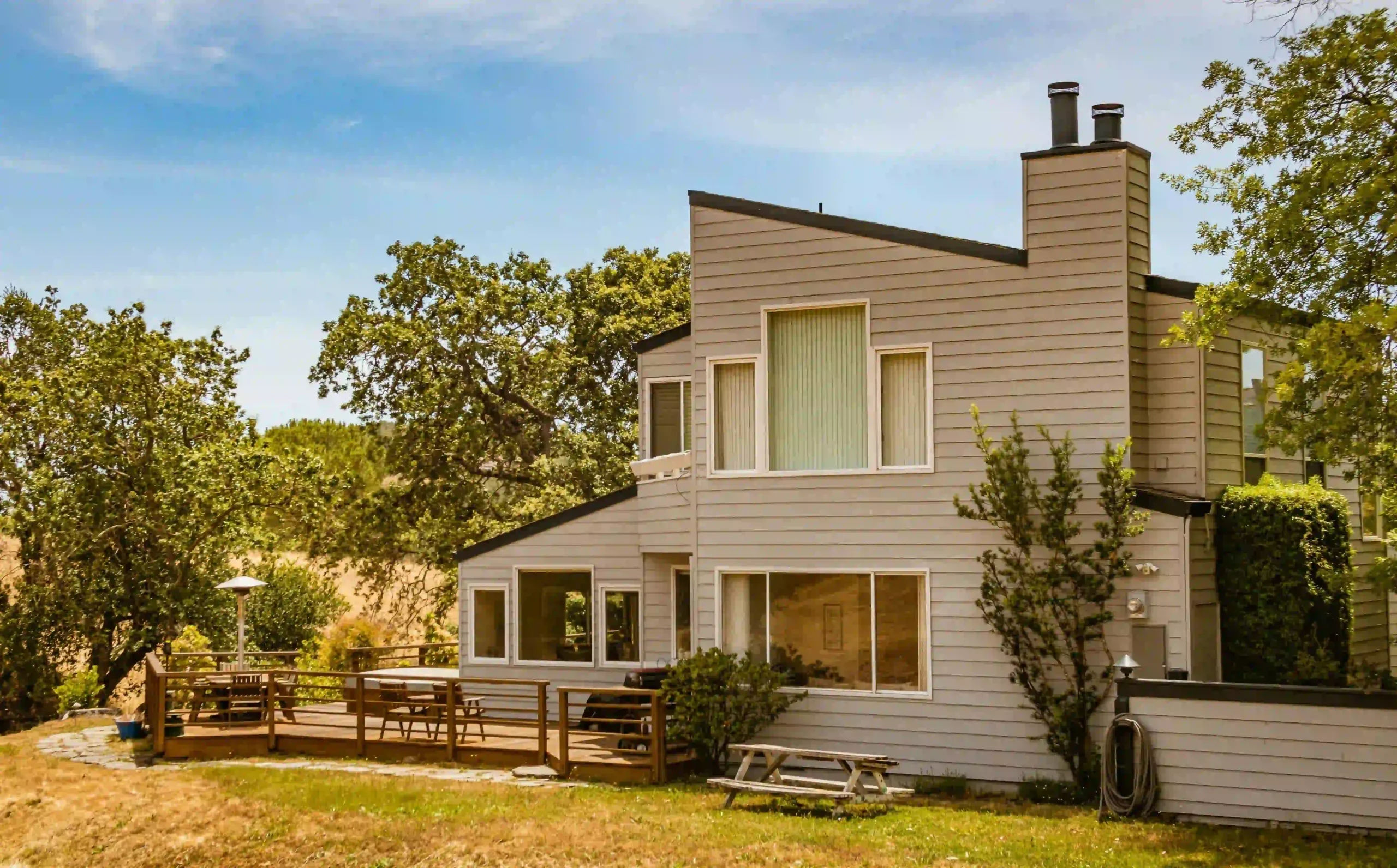 Local Waukesha deck contractor providing free estimates and consultations for outdoor living projects