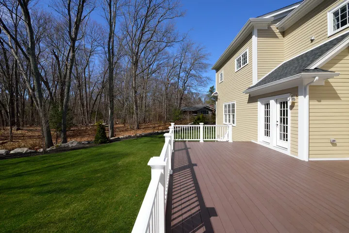 Contact Tuff Deck Builders for a free deck installation estimate in Waukesha County